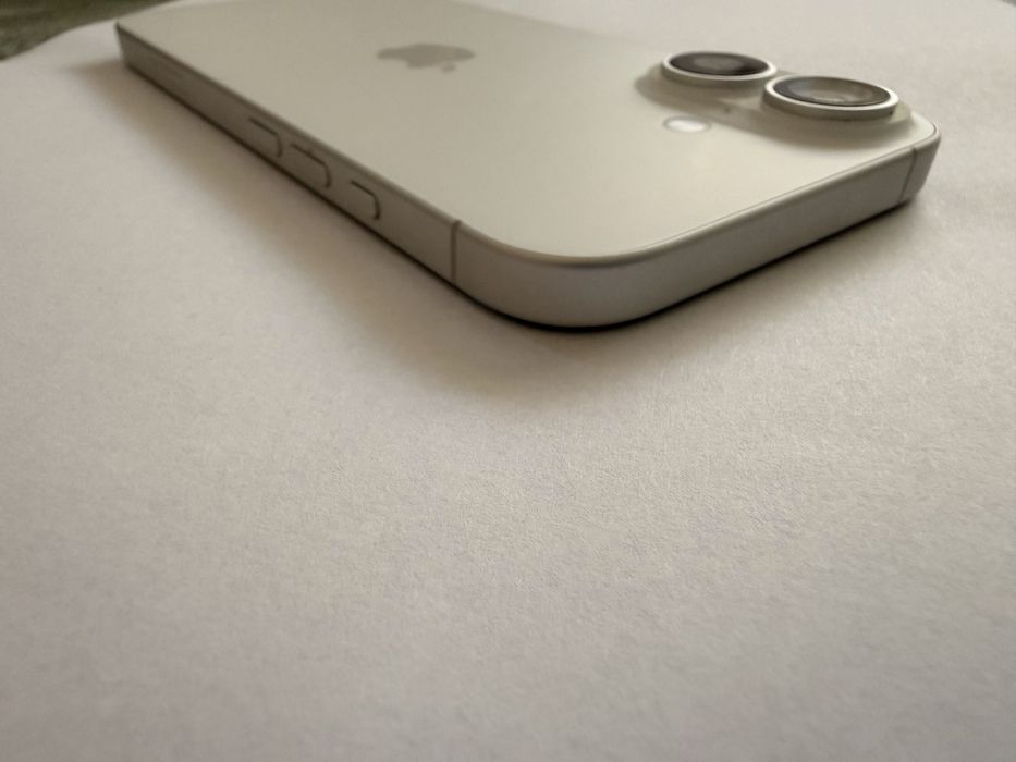 Iphone 16 - impecabil, baterie 100%