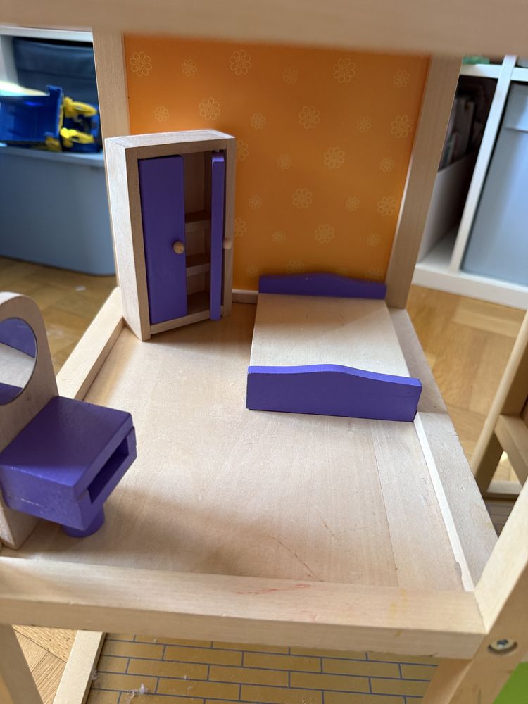 Hape дървена къща за кукли