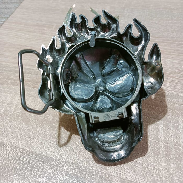 Метална катарама.