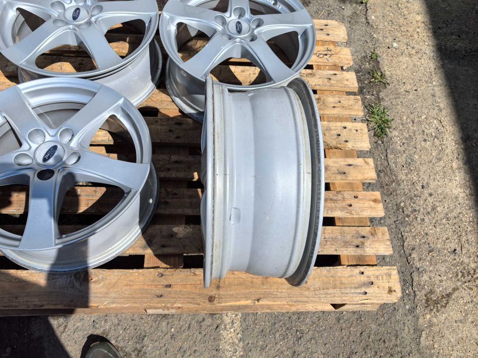 16 цола 5 х 108 мм Форд / ВОлво - 6,5 Инча / ЕТ 50