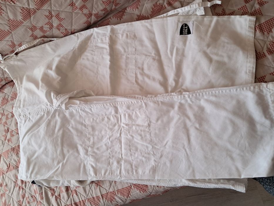 Продавам чисто ново кимоно Green Hill, размер 4/170 slim fit