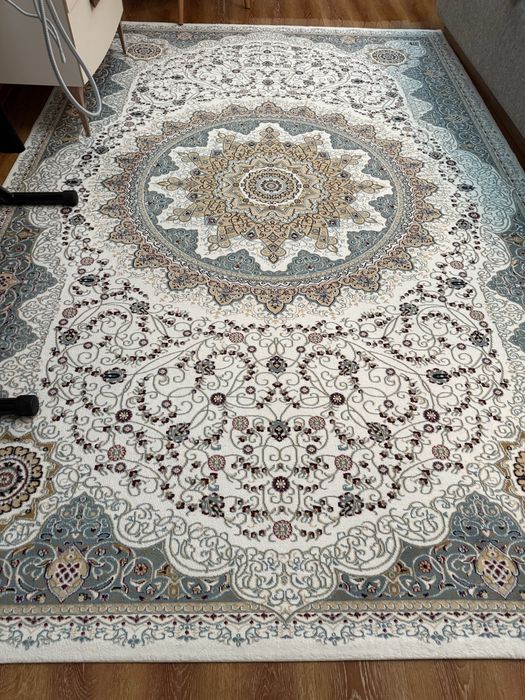 Продается ковер в хорошем состояний