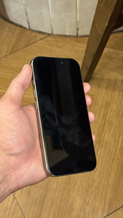 Айфон 16 про почти новый