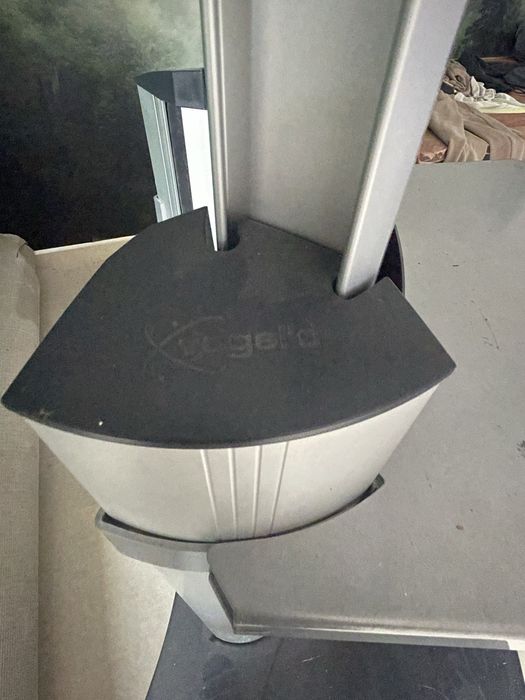 Suport mobil pentru televizor sau monitor. Stand TV mobile.