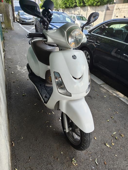 Scuter SYM Fiddle 2 50cc, fara permis 25km/h inscris cu RAR si asigura