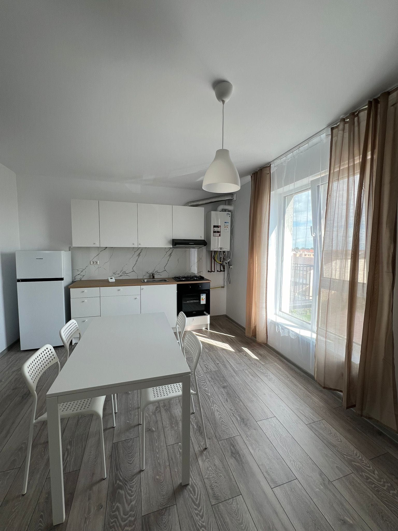 Apartament cu 2 camere de închiriat