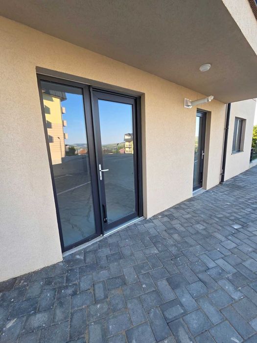 Apartament cu 2 camere spațiu pentru locuință sau activ. profesionala