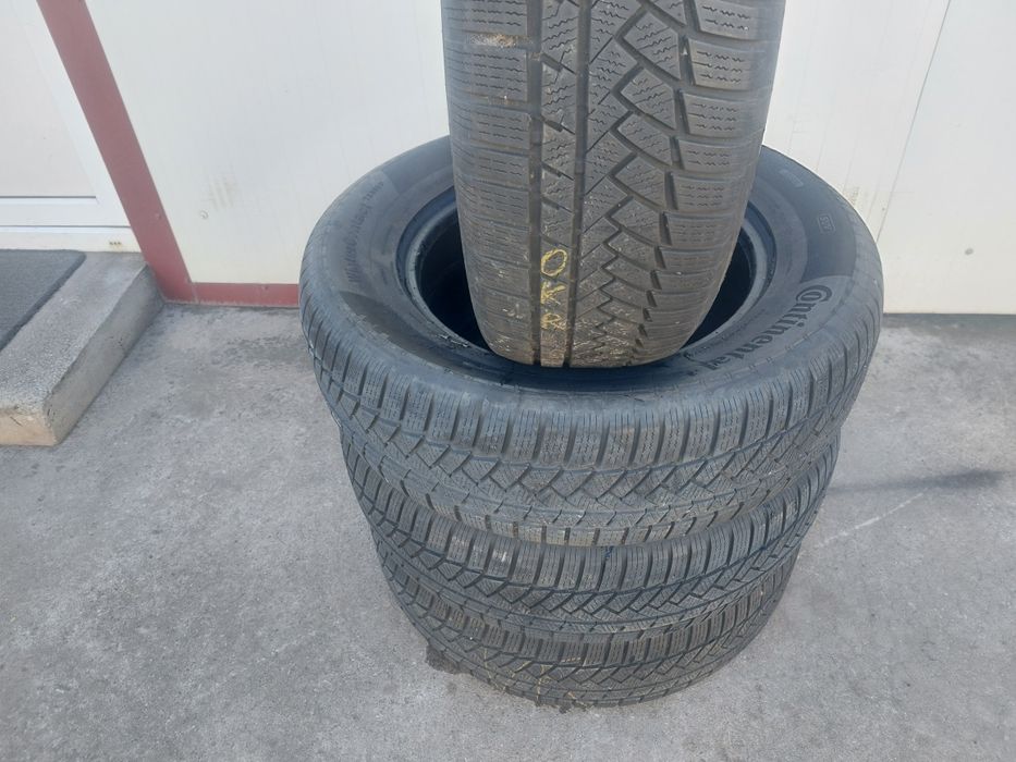135 lei bucata! Set anvelope M+S/IARNA 235 65 17 Continental