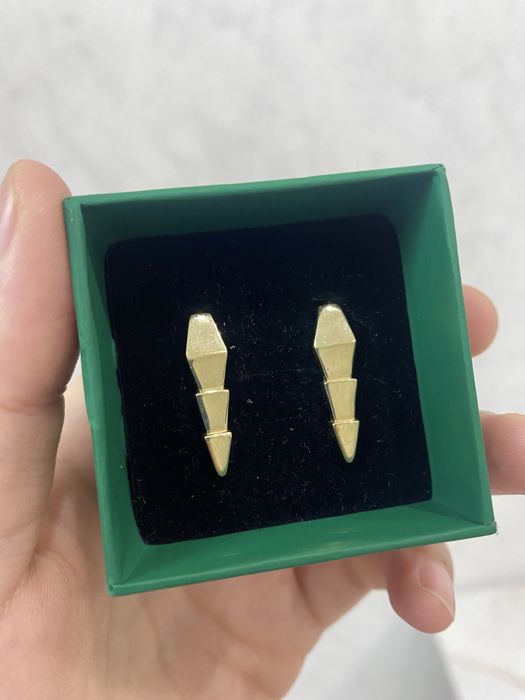 Продаю новые серьги-змейки Bvlgari