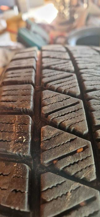 Bridgestone Blizzak DM-V3 225/60R18 100S DOT 22