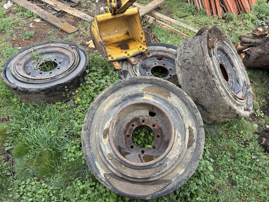 Бандажни гуми Бобкат