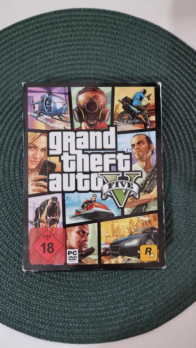 Joc colecție GTA 5 full pack ptr. PC impecabil ca nou  + cod