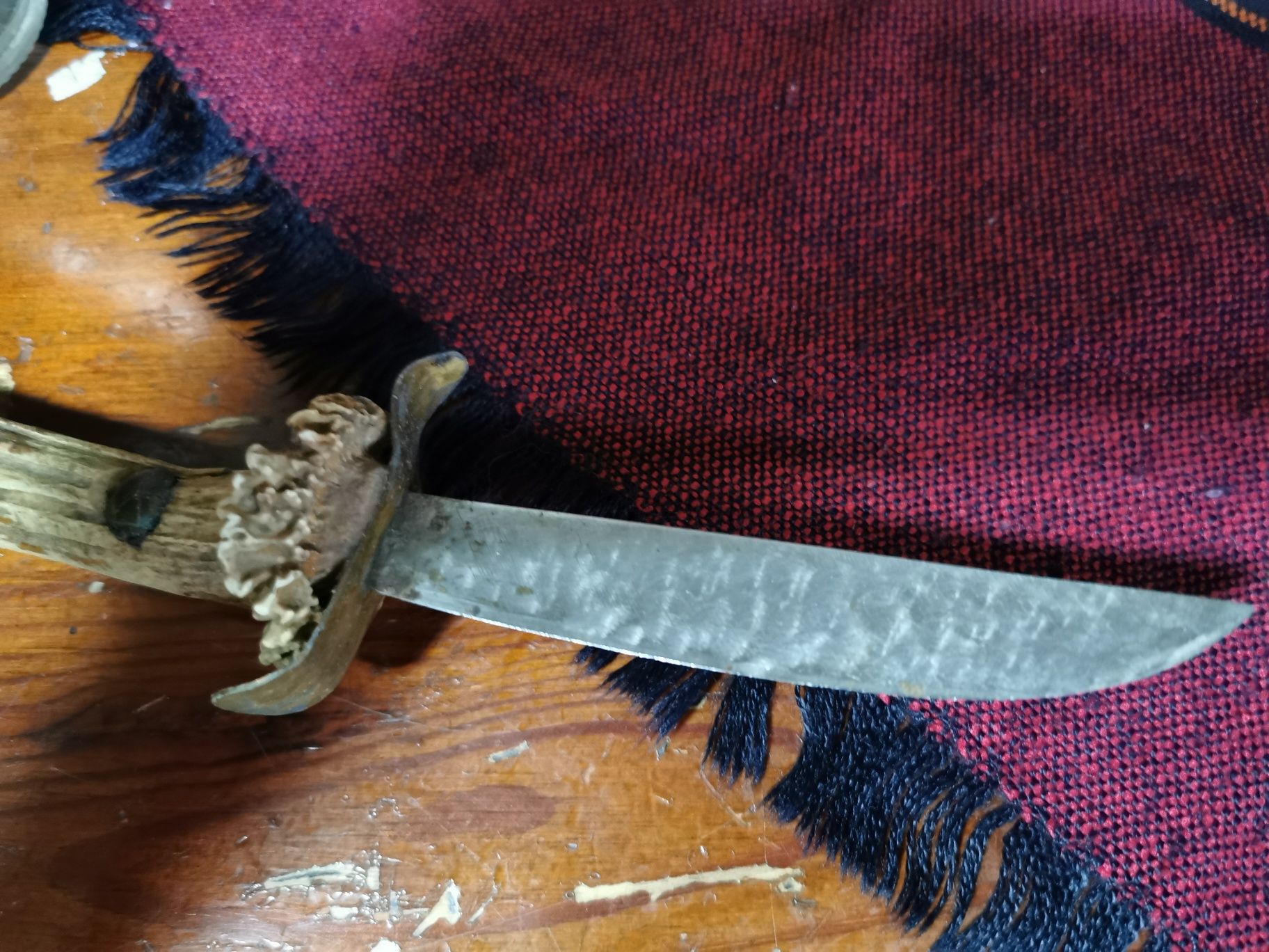 Колекционерски нож с рог от елен