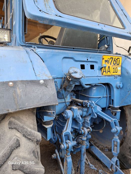 Traktor belarus 80