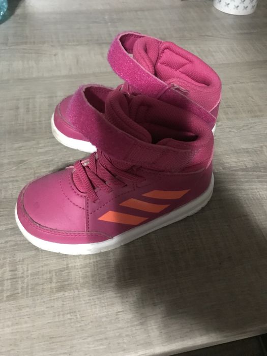Ghete Adidas 25 in stare perfecta