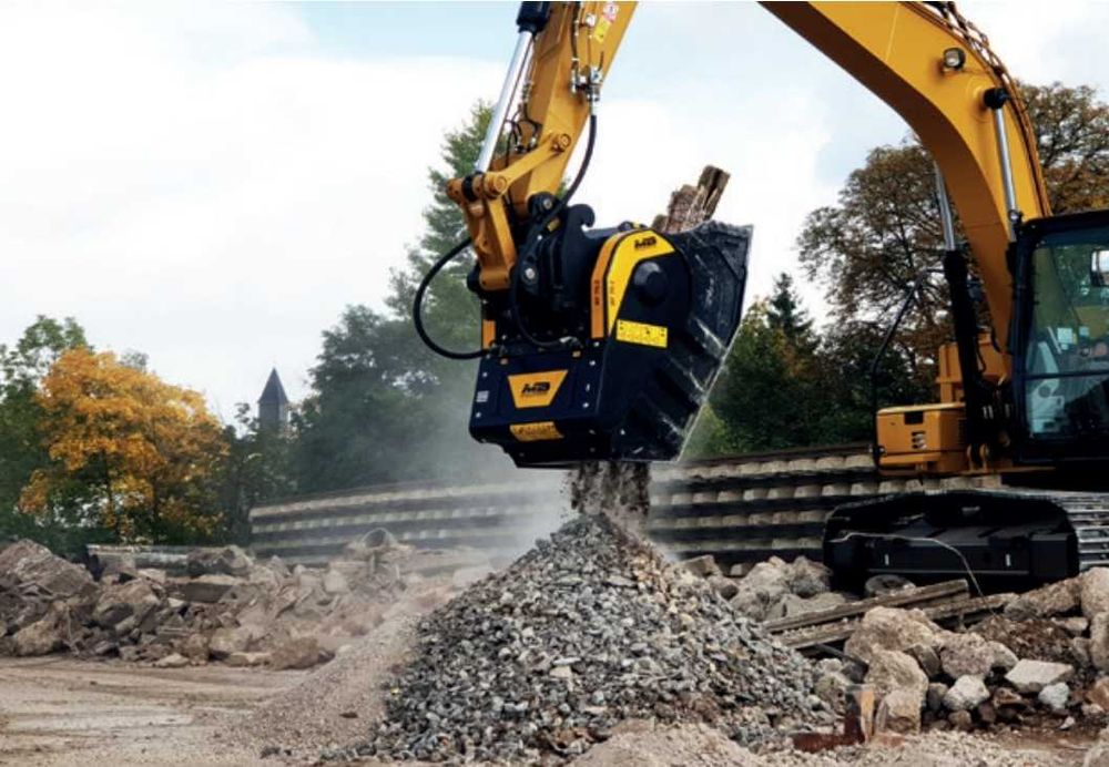 Cupa concasor PROFESIONAL MB Crusher BF70.2 S4