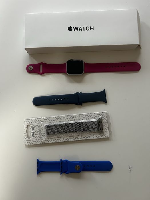 Apple Watch SE 2 (2023) – 40mm Silver/Denim – Състояние като нов!