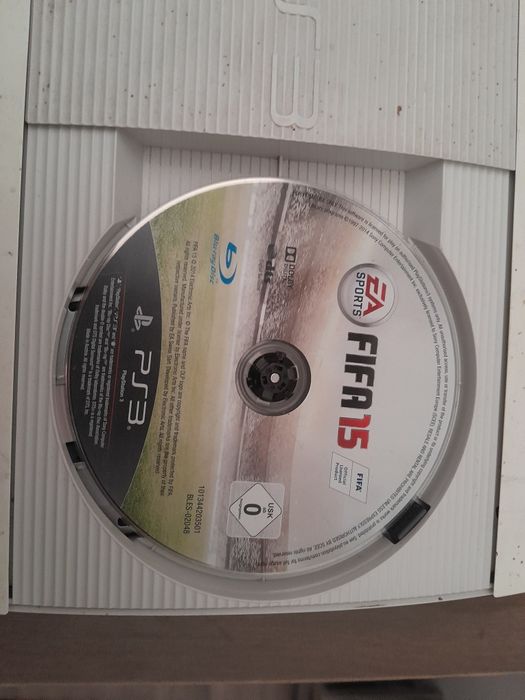 Vând PS 3 folosit putin