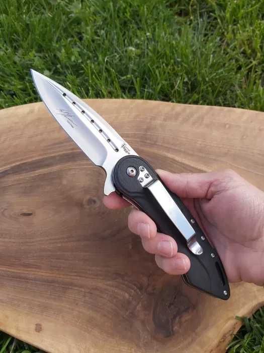 Briceag Cutit pliabil de designer Todd Begg Night Eagle