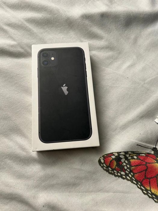 Продам айфон 11