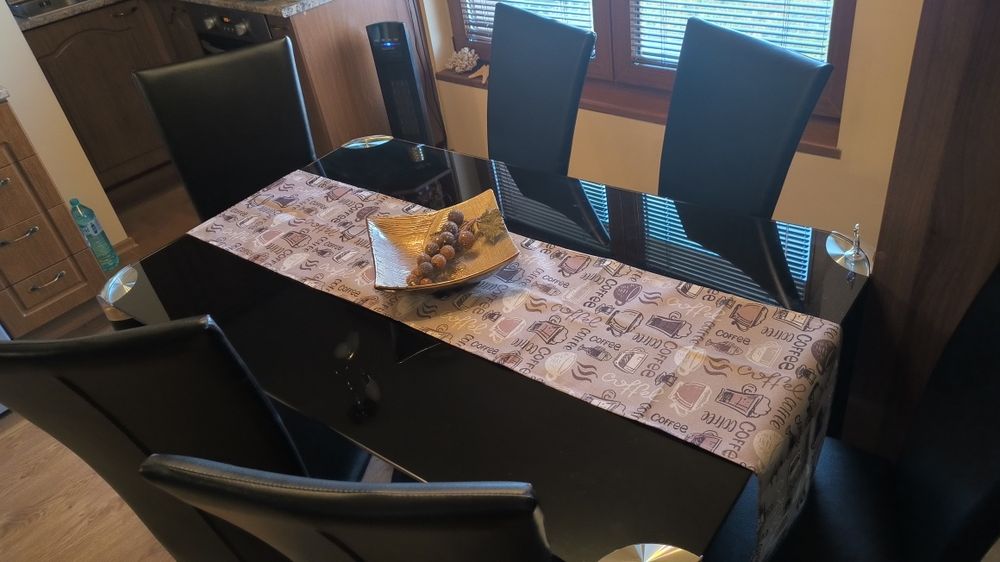 Маса със столове - комплект