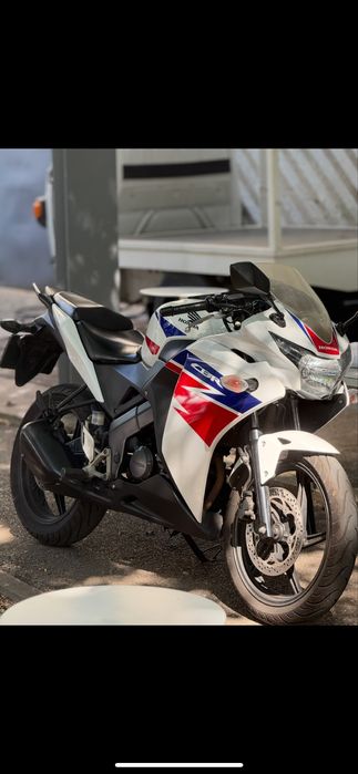 Honda cbr125r 2014