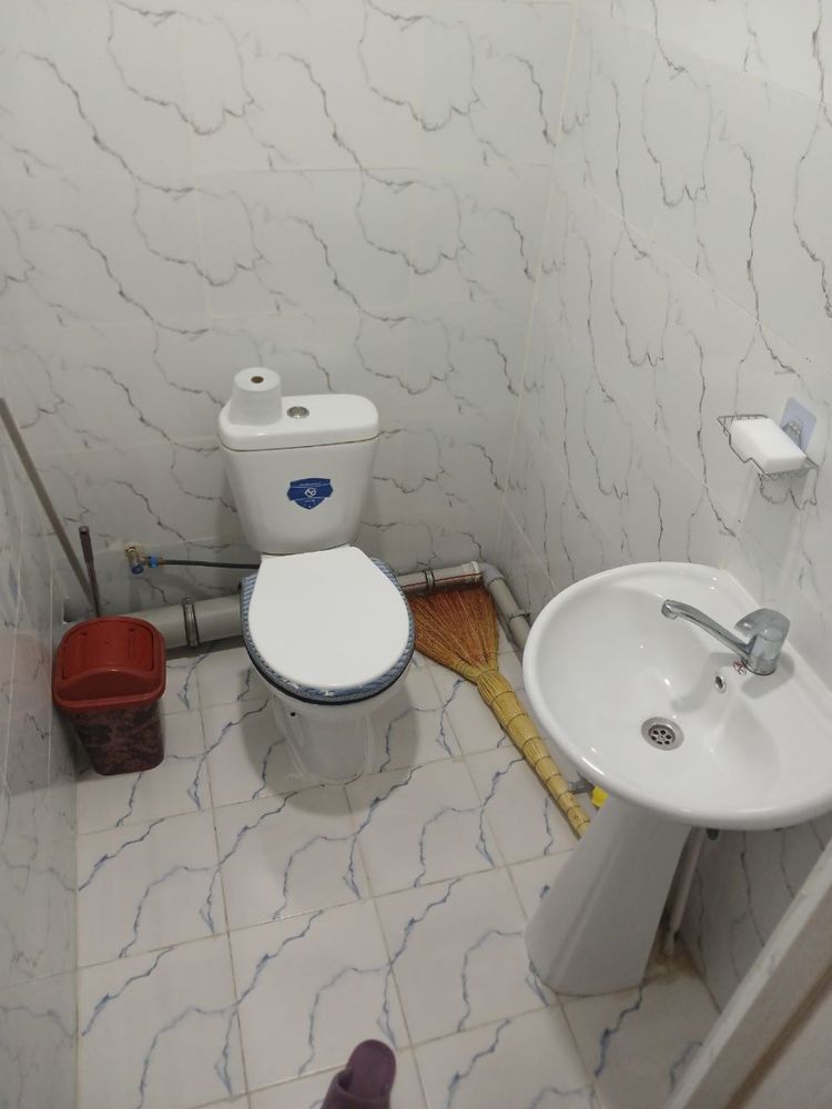 Чилонзор метро бекати, оптика томонида, 2-қават.