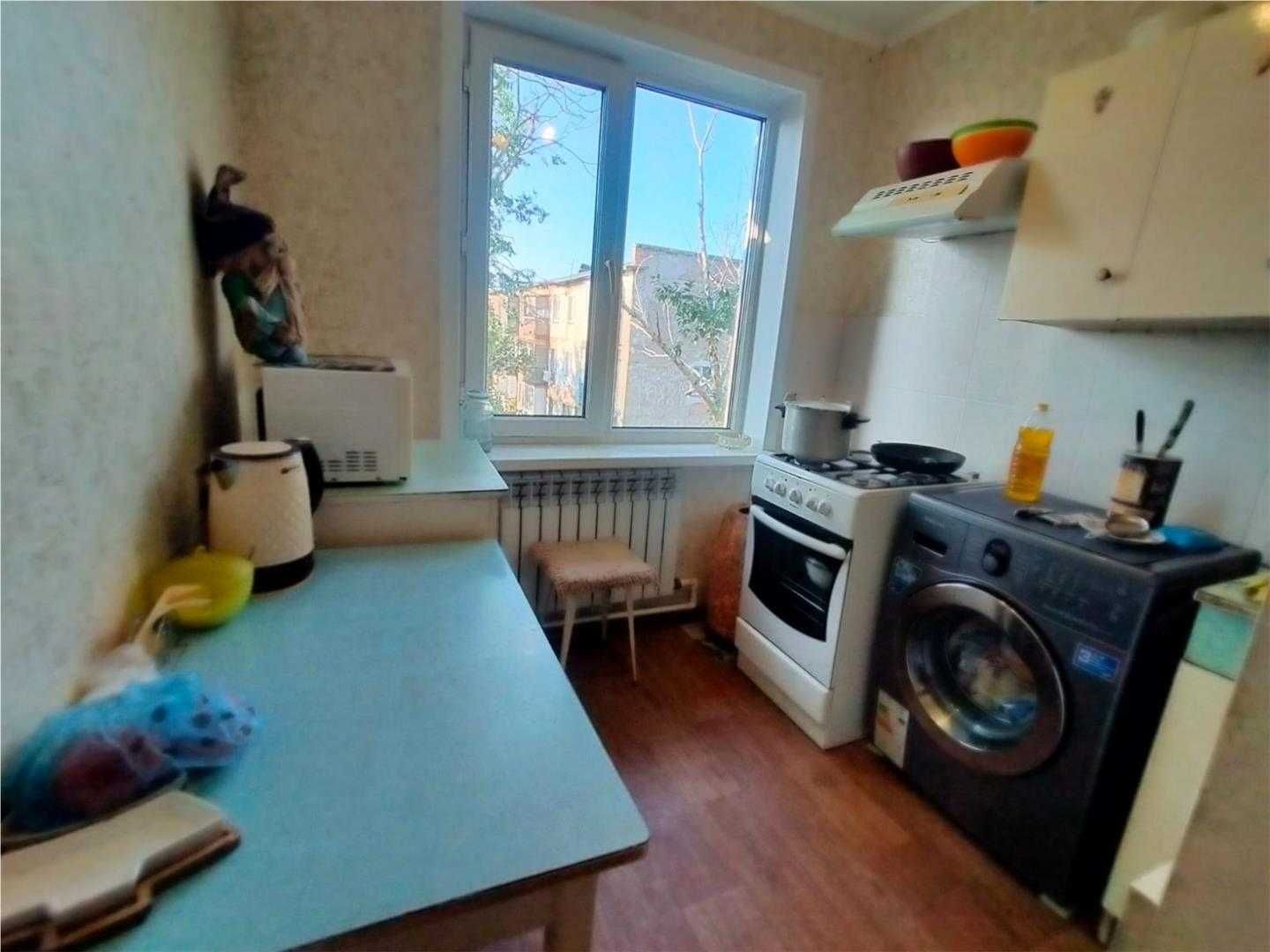 3х ком кв 6 мкр рядом с АянПасажем, ремонт - заходи и живи