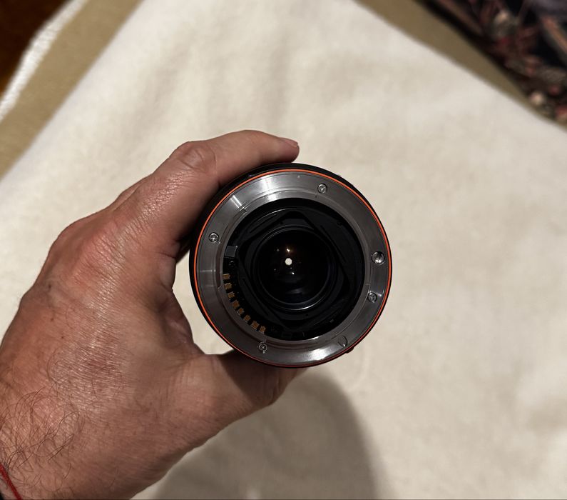 Vând sau schimb obiectiv Sony SAL75300 4,5-5,6