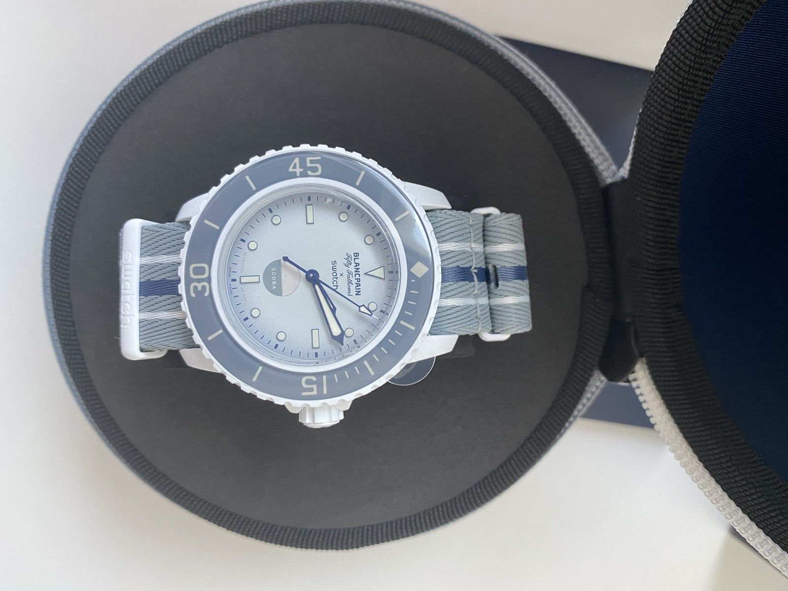 Часовник Blancpain x Swatch Antarctic Ocean