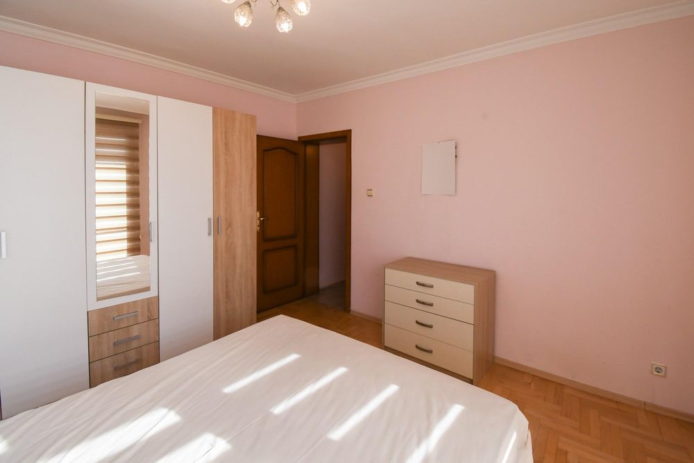 Дава се под наем Етаж от къща в София, Надежда 4 - 150 кв.м за 1495.83 € - Снимка #6