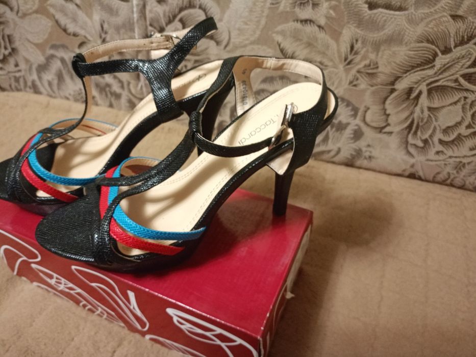 Продам обувь женскую