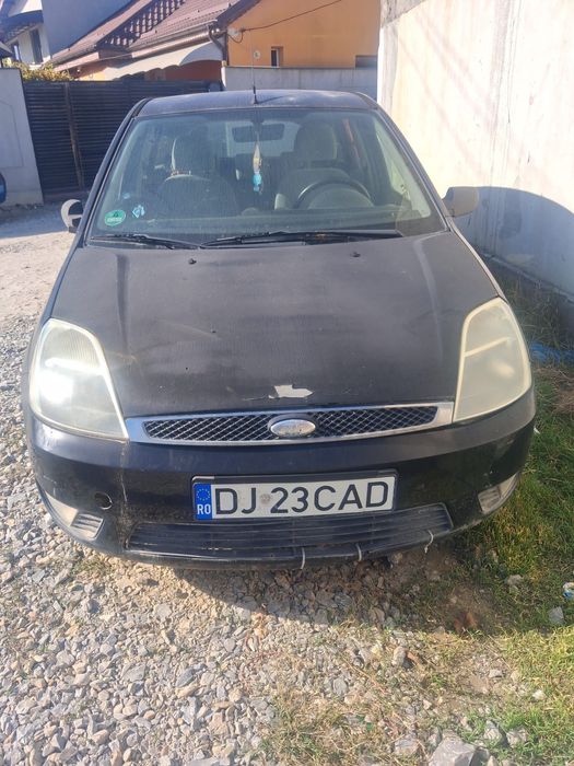 Vând Ford Fiestă