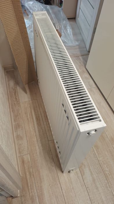 Vând calorifer Purmo