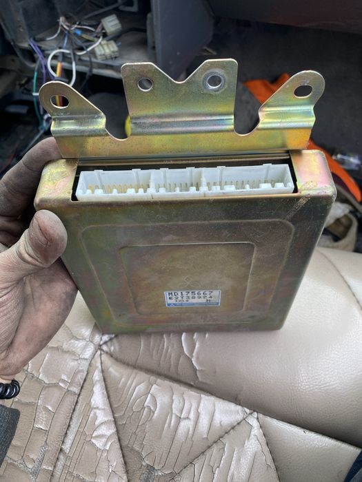 Блок управлением двигателем лансер