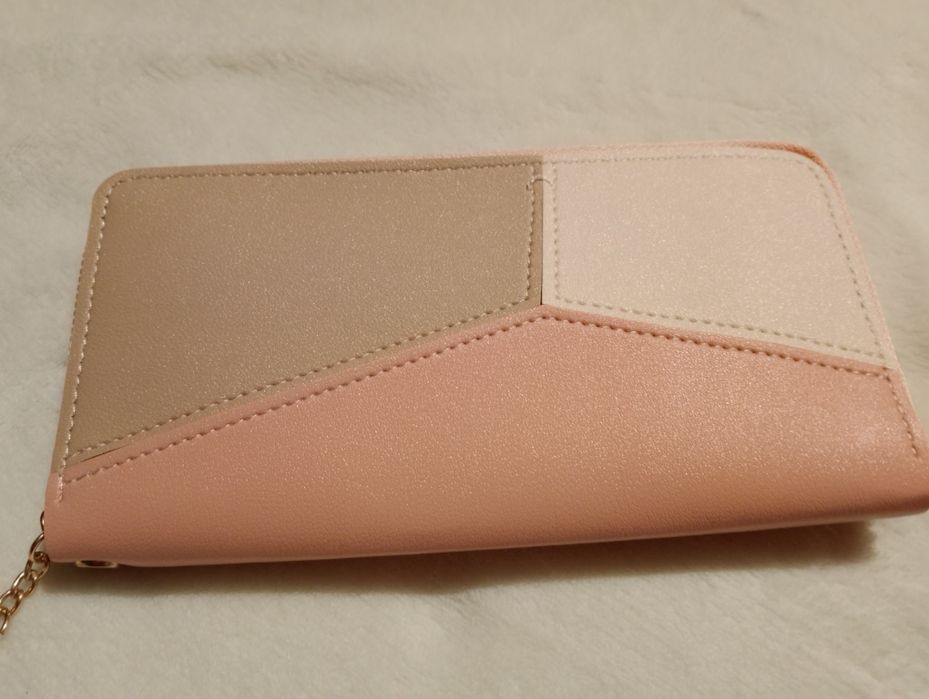 Дамски портмонета