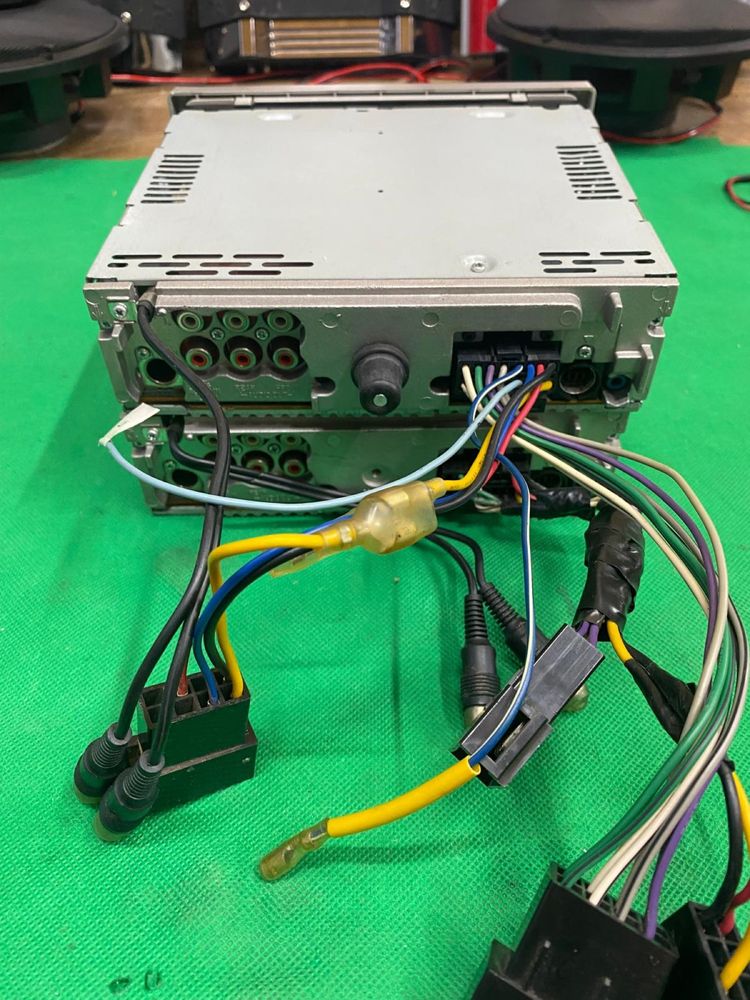 CD player auto Sony CDX F 7750,fata aluminiu
