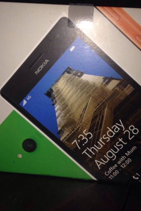 Nokia Lumia 735