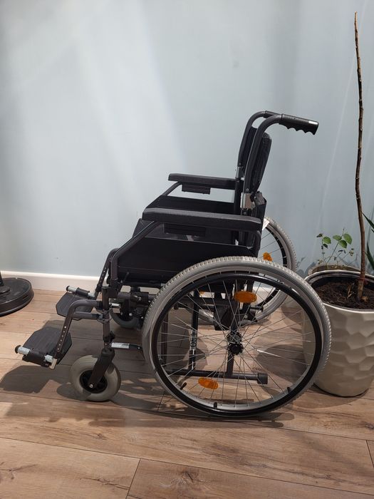 Инвалидная коляска