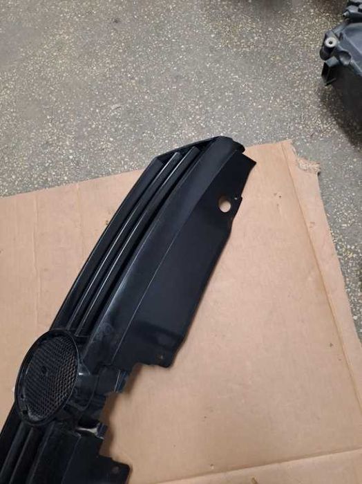 Grila radiator originala VW Jetta 4 an 2010-2014 cod 5C6853653