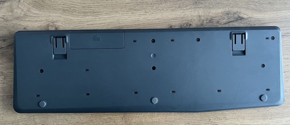 Бесповодная клавиатура logitech