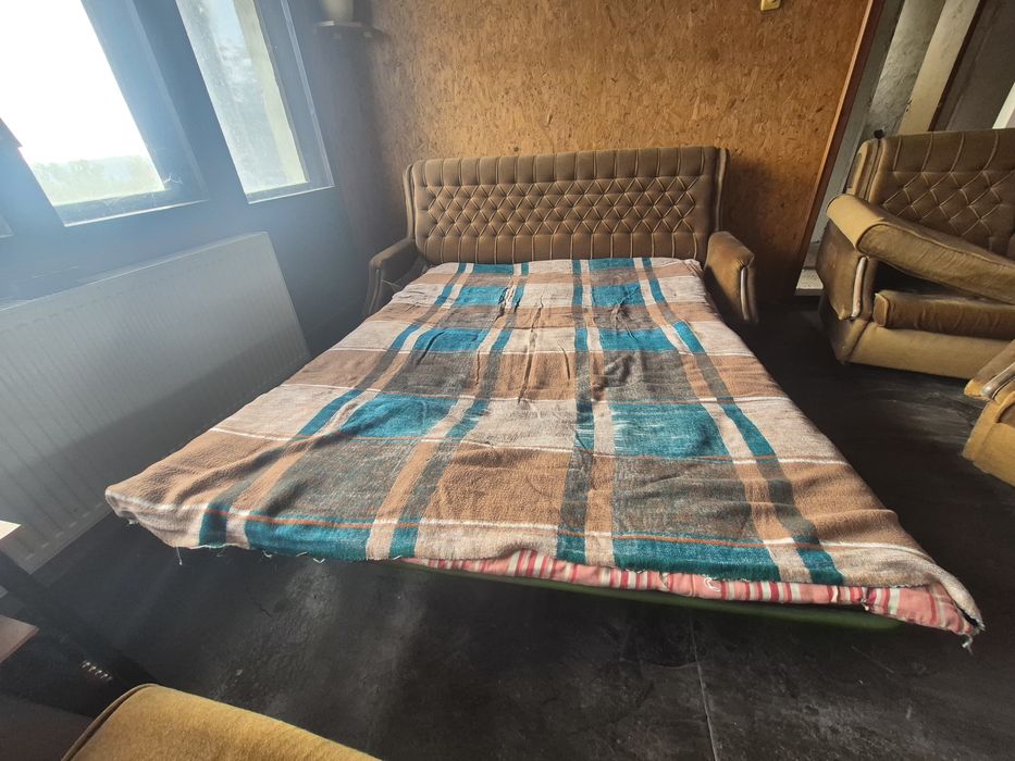 Продавам холно обзавеждане