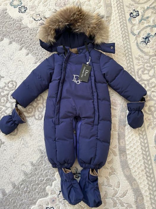 Продам новый детский комбинезон,нам не подошёл покупали дорого 74р .