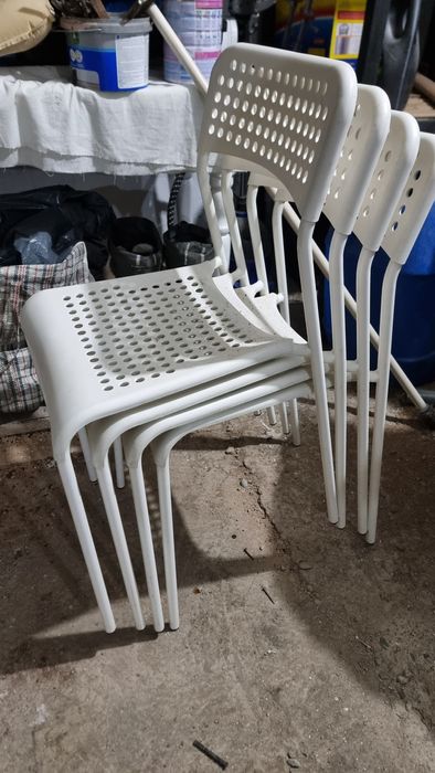 Продам стулья IKEA в отличном рабочем состоянии  4 шт