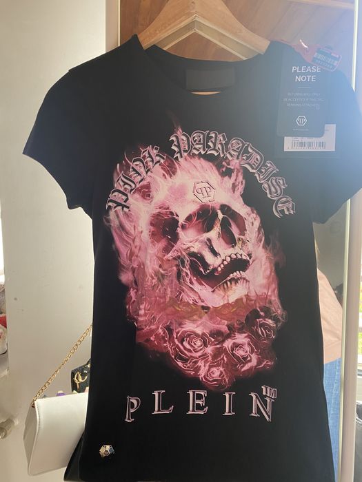 Tricouri noi cu eticheta