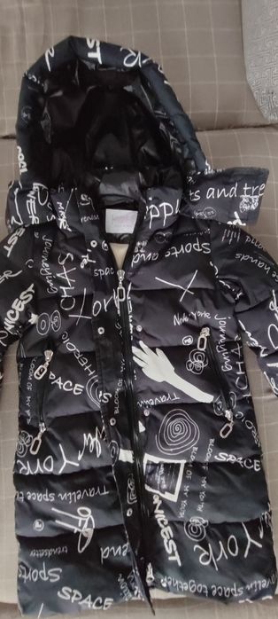 Продаются утеплённые куртки для девочки, возраста 9-10лет (36/38размер