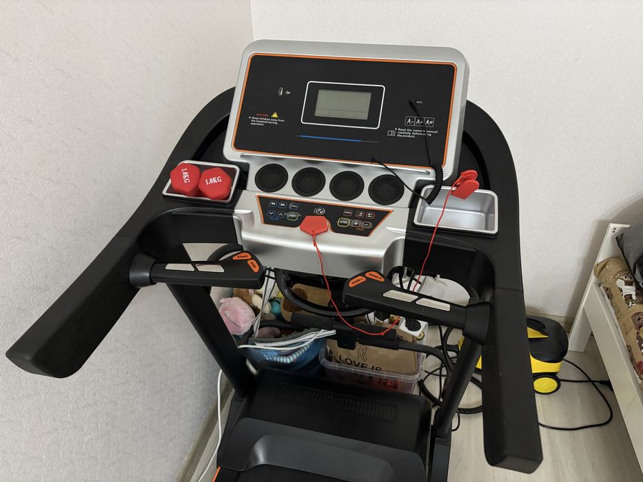 Беговая дорожка в очень хорошем состоянии