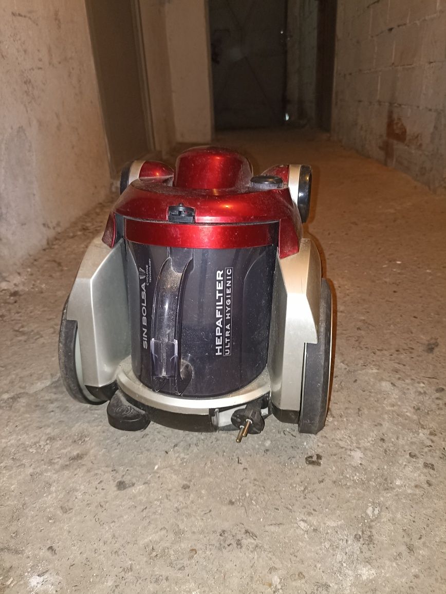 Прахосмукачка Ufesa Cicletron 2000 V