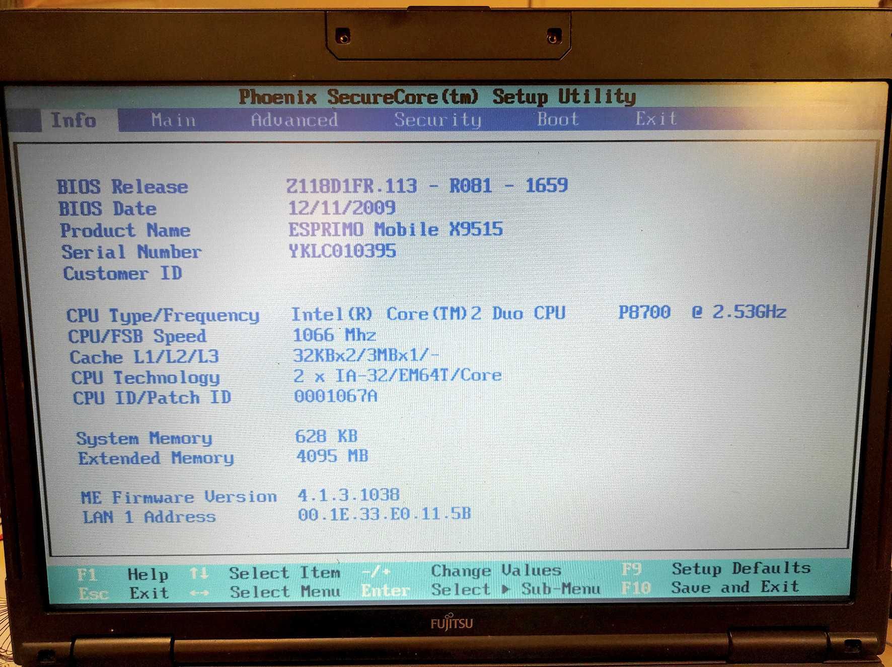 Fujitsu ESPRIMO Mobile X9515 (с проблем)