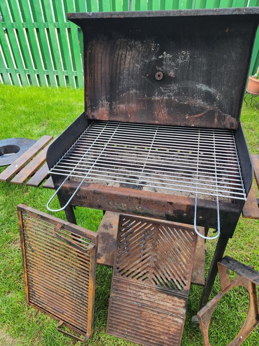 Gratar de fonta FM grill cu multe accesorii